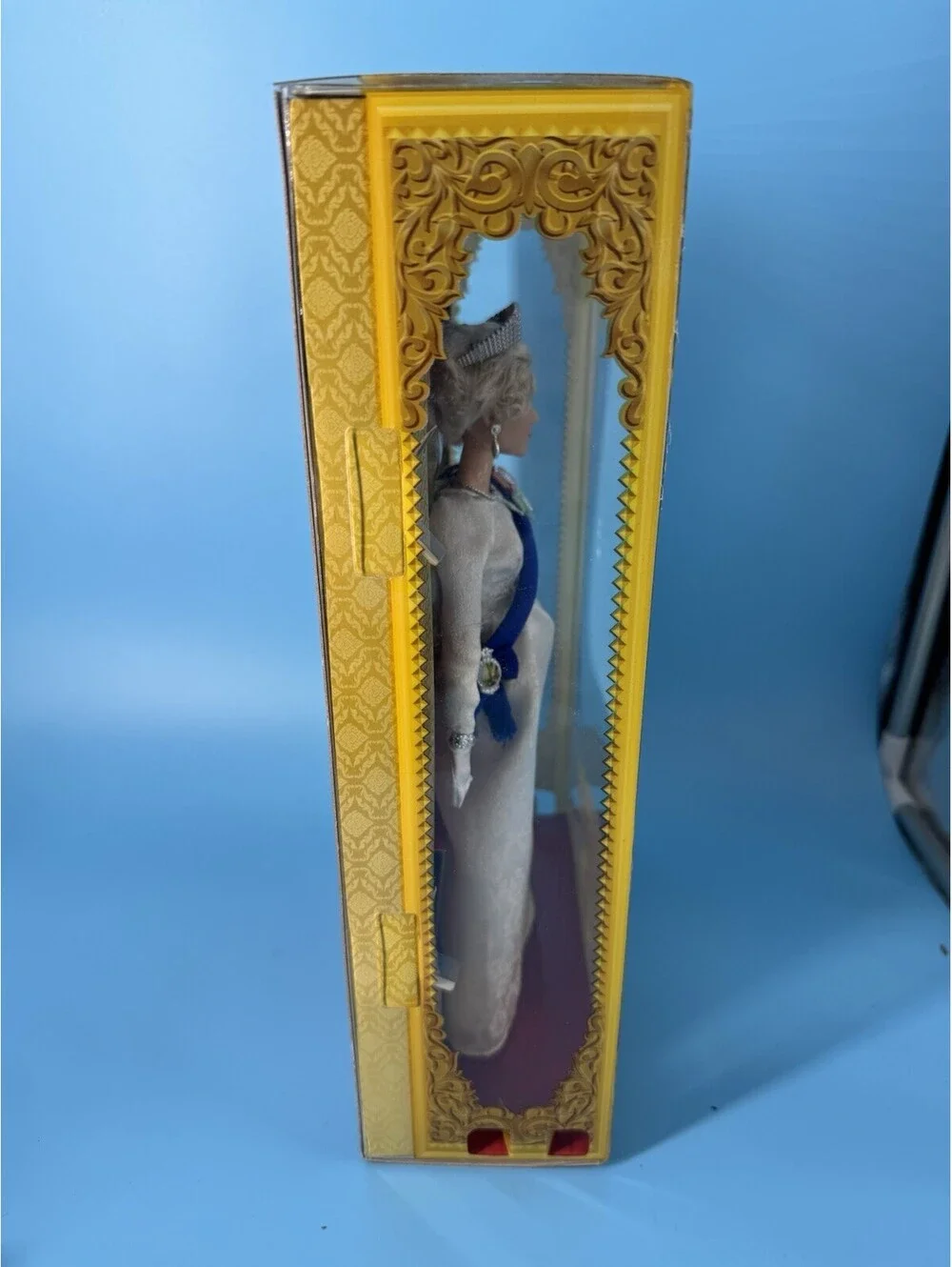 Barbie celebrate queen
